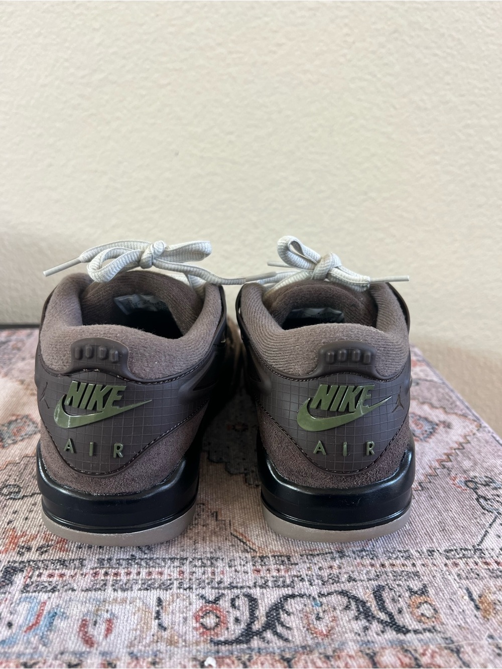 NWOB Kids Nike Air Jordan 4RM size 6 Y